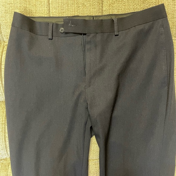 Men’s Van Heusen navy dress pants 32W 30L - Picture 2 of 5
